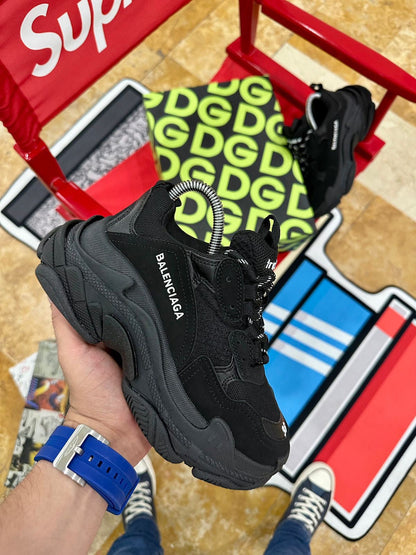 Balanciaga Triple S Negro